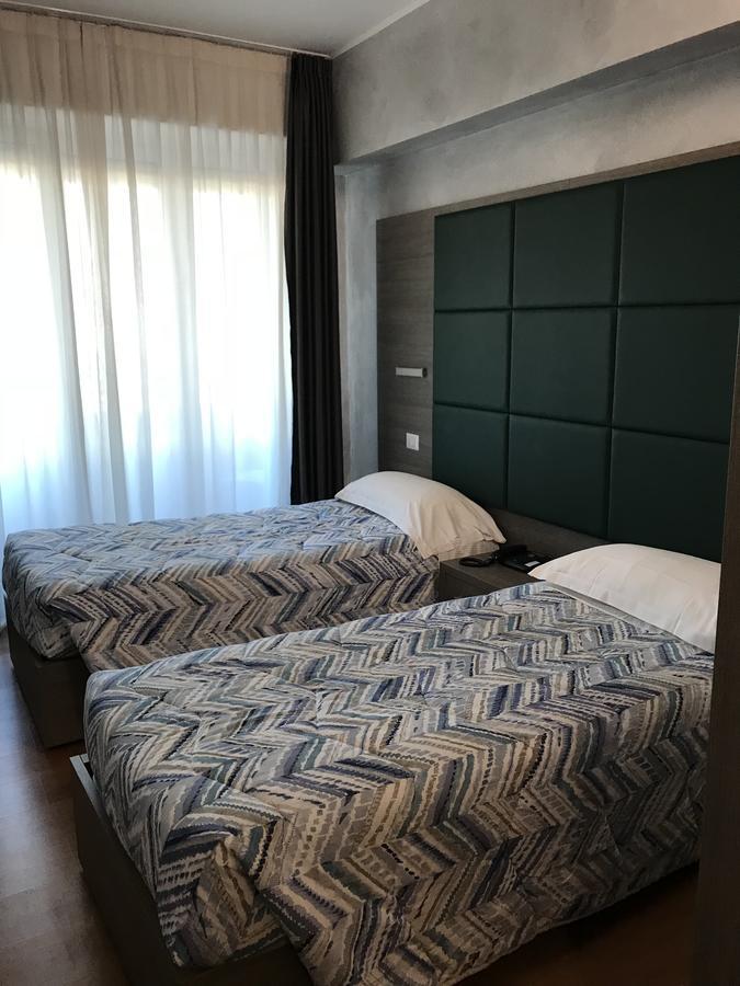 Hotel Elys Pieve Emanuele Exterior photo