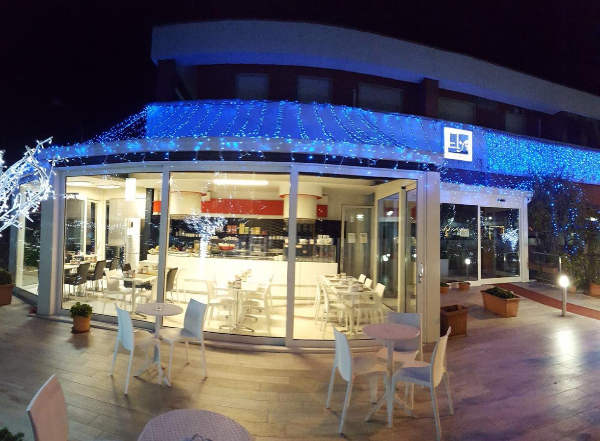Hotel Elys Pieve Emanuele Exterior photo