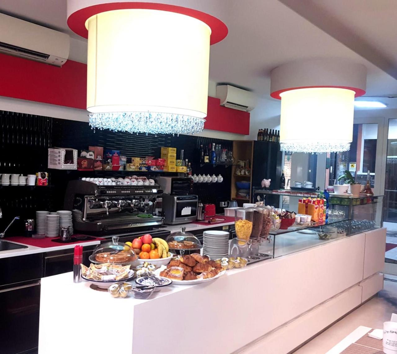 Hotel Elys Pieve Emanuele Exterior photo