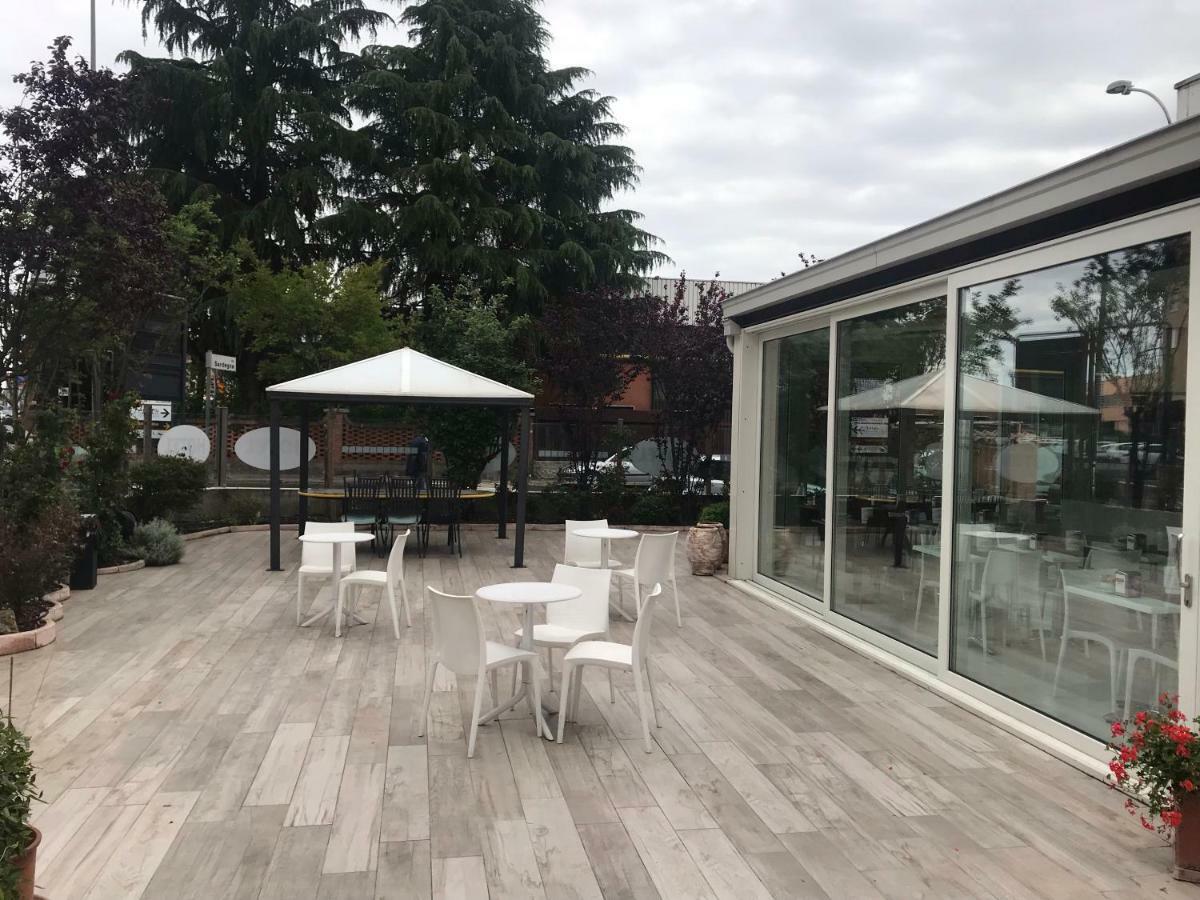 Hotel Elys Pieve Emanuele Exterior photo